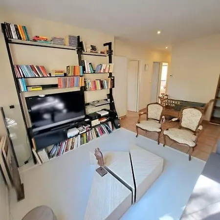 Maison Au Calme . 5ieme Arr . Ouest Lyonnais 度假居