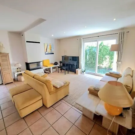 Maison Au Calme . 5ieme Arr . Ouest Lyonnais 里昂