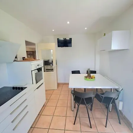 Maison Au Calme . 5ieme Arr . Ouest Lyonnais *